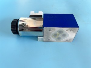 R901068595 4WE6D6X/EG24N9K4/ZV BOÎTE DE DIRECTION - Product Image 1