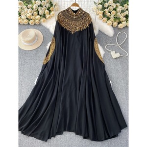 <span class=keywords><strong>Robe</strong></span> <span class=keywords><strong>Longue</strong></span> Femme Nouvelle Collection Printemps 2026 Broderie Perles Paillettes Manches Longues Couleur Unie Élégance et Tempérament Vente en Gros - Product Image 4