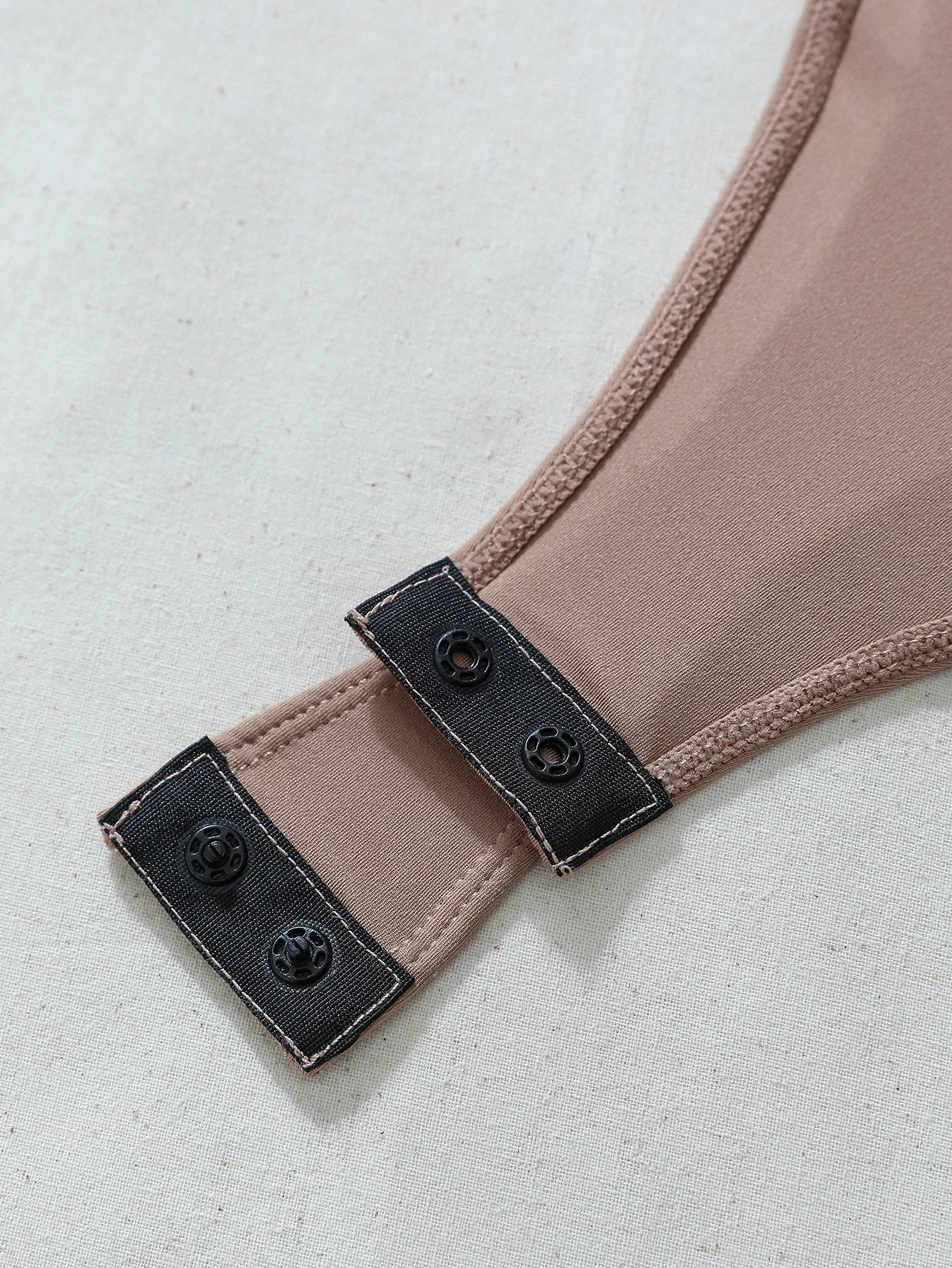 Open-Crotch Seamless Tummy-Control Thong (ZWA20): colour and size-option reference for private-label production