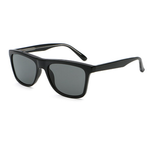 <span class=keywords><strong>Gafas</strong></span> <span class=keywords><strong>de</strong></span> <span class=keywords><strong>Sol</strong></span> <span class=keywords><strong>de</strong></span> Alta Gama con Armazón Grande 6826, <span class=keywords><strong>Gafas</strong></span> <span class=keywords><strong>de</strong></span> <span class=keywords><strong>Sol</strong></span> para Hombre y Mujer, Casuales para Uso Diario, <span class=keywords><strong>de</strong></span> Alta Calidad, Personalizables - Product Image 5