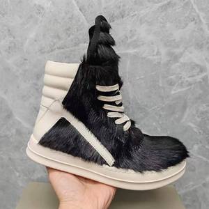 รองเท้าสไตล์เรโทรปี 2026 รองเท้าผ้าใบผู้ชายสุดหรู ดีไซน์เนอร์แบรนด์ดัง ขนเฟอร์ รองเท้าผ้าใบพื้นโพลีเมอร์ต่ำ สไตล์วินเทจ - Product Image 1