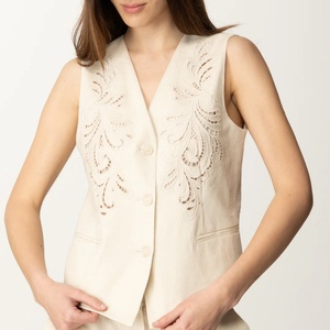 Conjunto de Dos Piezas de Verano para Mujer, Chaleco con Botones y Pantalones de Lino Bordados, Estilo Casual, Venta al Por Mayor - Product Image 2