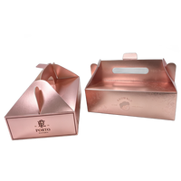 Boîte cadeau haut de gamme en carton doré, emballage en carton artistique doré, effet de marquage à chaud doré pour boîte à pâtisserie avec poignée