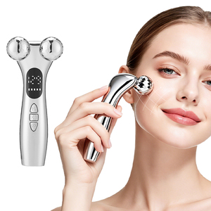 เครื่องนวดหน้าไฟฟ้าแบบลูกกลิ้งคู่ 4 มิติ พรีเมียม ชนิดไร้สาย Type-C อุปกรณ์ยกกระชับใบหน้าแบบพกพา ใช้กระแสไฟฟ้าระดับไมโคร เหมาะสำหรับการเดินทาง - Product Image 1