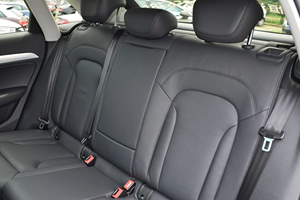 Audi <span class=keywords><strong>Q3</strong></span> d'<span class=keywords><strong>occasion</strong></span> 2016 35 TFSI Fashion SUV, couple de 300-400 Nm, roues R18, SUV essence 5 places d'<span class=keywords><strong>occasion</strong></span> avec conduite à gauche - Product Image 5