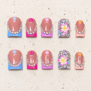 Nouvelle Arrivée Ongles Courts Carrés Faits Main à Coller, Luxe 3D Fleur Strass Colorés Réutilisables Couverture Complète <span class=keywords><strong>Faux</strong></span> Ongles pour Femmes - Product Image 1