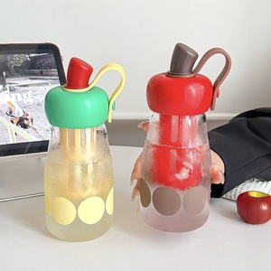 Bouteille d'eau en verre en forme de pomme avec infuseur à thé, joli gobelet filtrant aux fruits avec poignée pour usage quotidien, pour la vente au détail et en gros - Product Image 2
