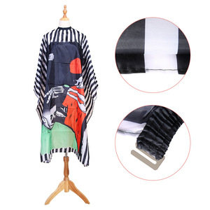 Capa de Peluquería Estilo Mexicano con Estampado de Calavera, Material Textil Resistente al Agua para Coloración y Cuidado del Cabello - Product Image 2