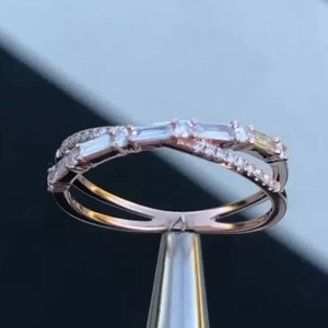 Anello F880 in oro rosa con diamanti taglio baguette, colore naturale G, gioielli di fidanzamento da donna - Product Image 1