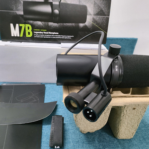 Microphone dynamique filaire SM7B de qualité professionnelle, idéal pour l'enregistrement en studio, le doublage et les diffusions. - Product Image 3