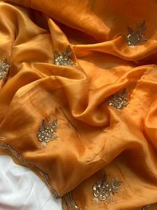 ผ้าส่าหรีออร์แกนซ่าสุดหรู พร้อมเสื้อชานเดรี ชุดพื้นเมืองสำหรับผู้หญิง ผ้าส่าหรีดีไซน์เนอร์ระดับพรีเมียม สำหรับงานแต่งงาน งานเทศกาล งานปาร์ตี้ สินค้าจากร้านบูติก - Product Image 2