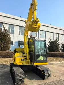Excavatrice sur chenilles Komatsu PC70-11M0 pour travaux d'aménagement paysager municipal et construction en espaces restreints - Product Image 5
