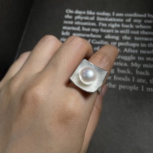 Bague en argent pur S925, design minimaliste de luxe léger, classique, avec une seule perle, pour femmes, bague tendance haut de gamme - Product Image 1