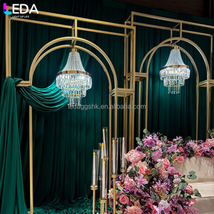 Décoration de fête de mariage LEDA, arche en acier inoxydable doré, lustre suspendu carré, ensemble de trois pièces pour événements - Product Image 3