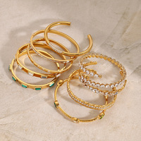 Bracelet ouvert élégant et luxueux en or 18 carats avec zircon blanc étincelant pour les vacances d'été à la plage
