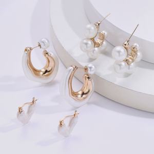 Ensemble de boucles d'oreilles pendantes tendance en forme de cœur de papillon plaqué or avec imitation de perles, design élégant pour femmes, tendance, vente chaude, fêtes - Product Image 5