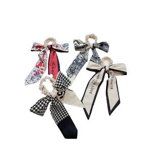 Pañuelo <span class=keywords><strong>de</strong></span> seda <span class=keywords><strong>de</strong></span> doble cara estrecho diademas <span class=keywords><strong>de</strong></span> satén personalizadas con patrones <span class=keywords><strong>de</strong></span> letras - Product Image 1