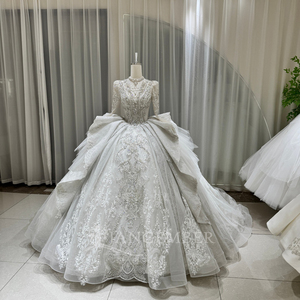 Vestido de Novia de Gala OY039 de Lujo Moderno con Cristales, Estilo Imperio, para Mujer, con Escote en V, Apliques Florales de Encaje y Cola Capilla - Product Image 1