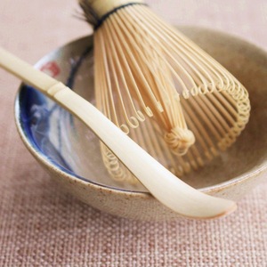 Stokta yüksek kalite Matcha araçları japon el yapımı bambu toz yeşil çay çay tozu çırpma Chasen fırça ile özel Logo - Product Image 2