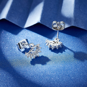 Orecchini alla moda in stile lusso con orecchini a forma di cigno - Product Image 6