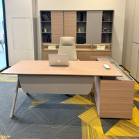 Bureau de direction en forme de L, design moderne et personnalisé