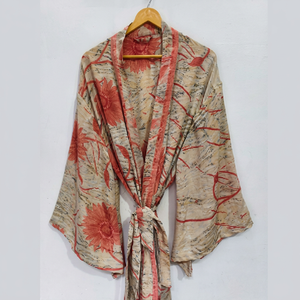 Robe longue en soie, style kimono, patchwork, pour couvrir le bikini, vêtement de nuit, robe longue, kimono indien vintage en soie recyclée, fait main - Product Image 1