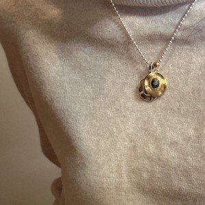 S925 Argent Coréen Rétro Style Mode Pendentif Collier Simple Personnalité Côté Pendentif Niche Conception Plissée Texture Naturel - Product Image 3