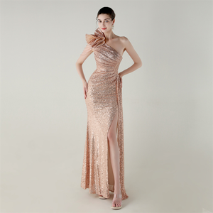 Abito da sera elegante a sirena monospalla con perline e applicazioni floreali, spacco alto, lunghezza al pavimento, per occasioni formali - Collezione 2026 - Product Image 5