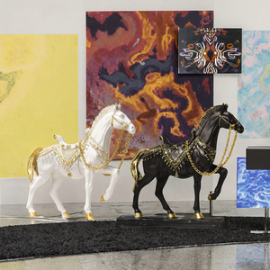 Adornos de Resina Artísticos 3D Simples y Modernos con Forma de Caballo para Sala de Estar, Decoración de Escritorio de Alta Gama - Product Image 2