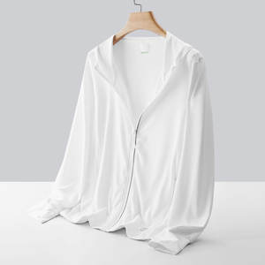 Vêtements d'été en toile de soie glacée anti-UV coupe-vent pour hommes, manteau léger respirant à séchage rapide, confortable et tendance pour l'extérieur - Product Image 1