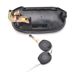 Poignée de porte avant droite Volkswagen 701837206 avec 2 clés, pièce de rechange en plastique - Product Image 4