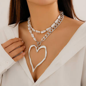 New Design Gold Trendy Large Exaggerated Hollow Heart Shaped <strong>Pendant</strong> <strong>Necklace</strong> Imitation <strong>Pearl</strong> Leopard Print Double Layer Chain - Product Image 2
