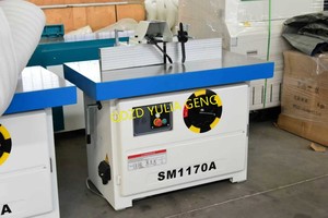 Fraiseuse à arbre multi-axes pour profilés bois complexes - Product Image 4