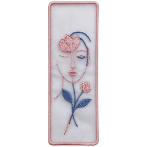 Marque-page rectangulaire en organza brodé motif petit loup, 4,5 cm x 12,8 cm, style portrait, marque-page de lecture moderne - Product Image 2
