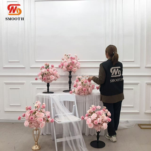 Boules de fleurs de roses rouges en soie artificielle lisses, centres de table de mariage, design asymétrique brisé, taille personnalisable pour anniversaire - Product Image 6