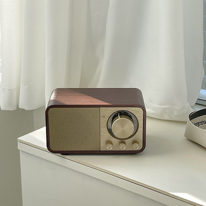 Portable rétro de grande valeur pour haut-parleur <span class=keywords><strong>Bluetooth</strong></span> avec caisson de basses <span class=keywords><strong>filaire</strong></span> antenne en bois créative Radio Photo Prop 5W alimenté par batterie - Product Image 6