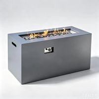 Ensembles de meubles d'extérieur modernes avec foyer au gaz naturel en ciment, table de feu rectangulaire à brûleur, foyers extérieurs au gaz
