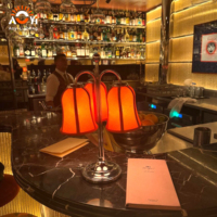 Lampe de bureau moderne à double tête de style vintage, abat-jour orange, avec bras flexible, éclairage LED réglable pour la décoration de bars, cafés et restaurants