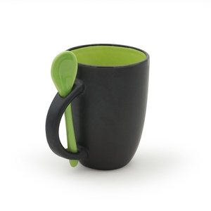 Tasses à café en céramique écologiques noires avec cuillère, cadeau promotionnel - Product Image 4