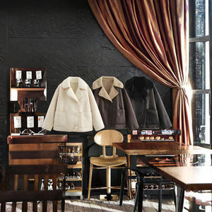 เสื้อแจ็คเก็ตทรงวินเทจแบบกระดุมสองแถว ปกเสื้อแบบปกเชิ้ต แต่งขนและหนัง รุ่น KP&ZA คอลเลคชั่นฤดูใบไม้ร่วง/ฤดูหนาว ปี 2025 ผลิตจากโพลีเอสเตอร์ 100% สไตล์ลำลองแฟชั่น - Product Image 3