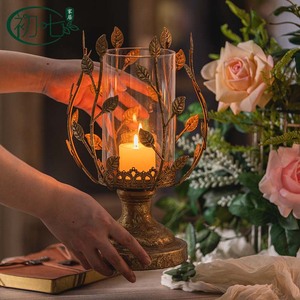 Candelabro de hierro europeo vintage con cubierta de vidrio, decoración romántica redonda con luz de velas para mesa navideña - Product Image 1
