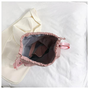 Sac à main en nylon simple et grand de style nouveau, sac à main pour femme avec fermeture éclair, sac à main tendance décontracté, sac à bandoulière à cordon de serrage pour femme - Product Image 6