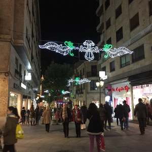 Luces navideñas LED comerciales para exteriores, decoraciones con motivos callejeros para uso en ciudades y centros comerciales navideños - Product Image 1