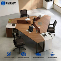 Bureau à structure en acier de forme irrégulière, bureau de bureau pour 3 personnes, bureau de bureau en bois, bureau à pieds en acier, table de forme irrégulière