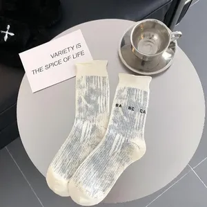 Chaussettes jetables antibactériennes printemps-automne avec lettres de designer et motif éclaboussures de peinture, pour hommes, femmes, unisexe, en coton respirant - Product Image 5