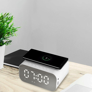 <span class=keywords><strong>Chargeur</strong></span> sans fil multifonctionnel, <span class=keywords><strong>réveil</strong></span>, haut-parleur avec <span class=keywords><strong>radio</strong></span> FM, lecteur de musique sur carte TF et AUX - Product Image 3