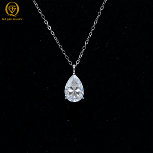 Collar con Colgante de Corte Pera de Diseño Clásico, Oro de 18K, Diamante Cultivado en Laboratorio de Alta Claridad, Color D, Claridad VVS con Certificado IGI - Product Image 1