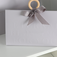 Kreative Champagner-Handtasche Elegante Umweltfreundliche Luxus-Geschenkbox Verpackung Dreieckige Hochzeits-Süßigkeitentasche Beutel Tragbare Kerzenhülle