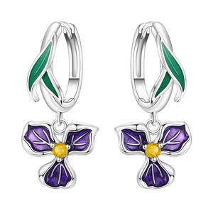 Boucles d'oreilles en laiton blanc à thème jardin, avec zircon, iris, marguerite, feuille d'érable, exclusivement pour femmes - Product Image 4