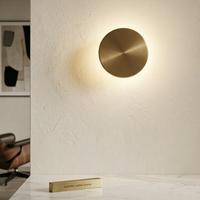Applique murale LED sans fil rechargeable de luxe, moderne et minimaliste, à piles, petite applique murale LED tactile pour la décoration de restaurant